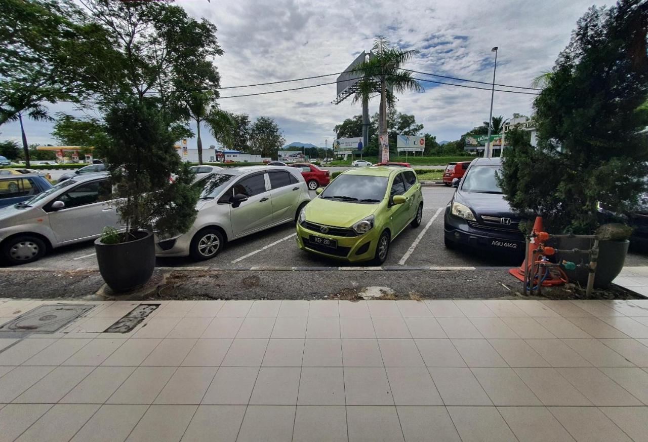 Highway Budget Hotel Ipoh Buitenkant foto