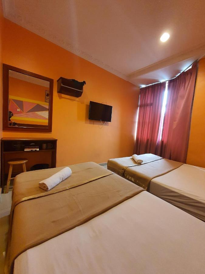 Highway Budget Hotel Ipoh Buitenkant foto